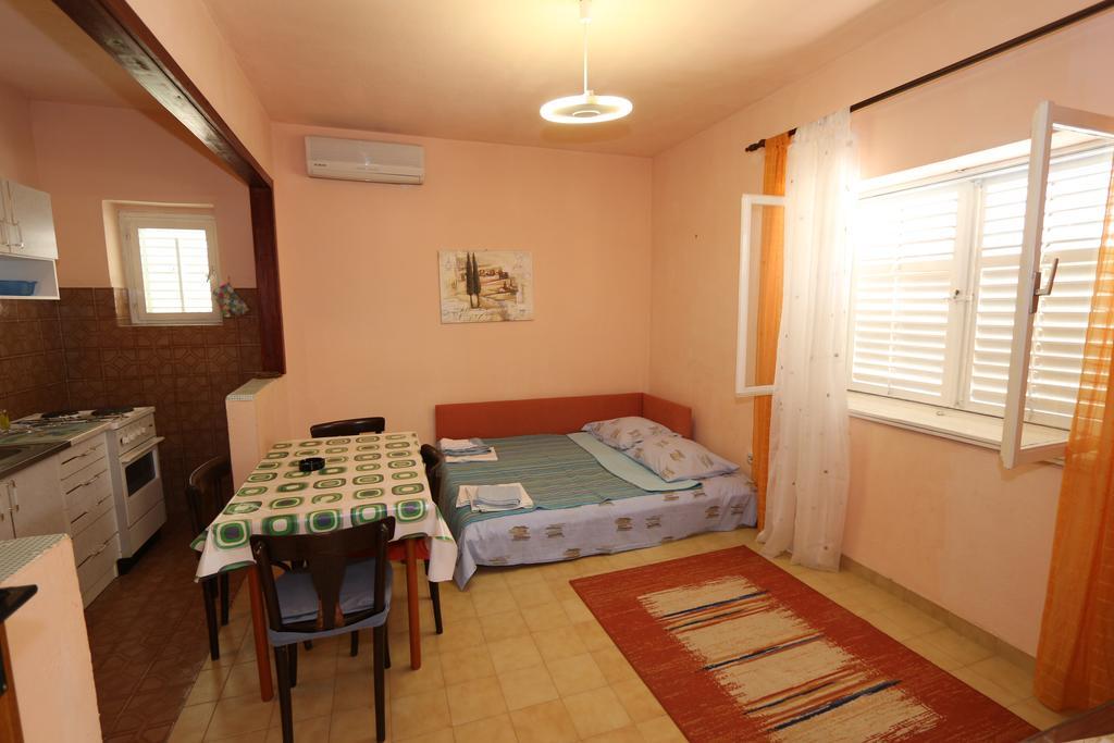 Apartments Antoneta Makarska Bagian luar foto