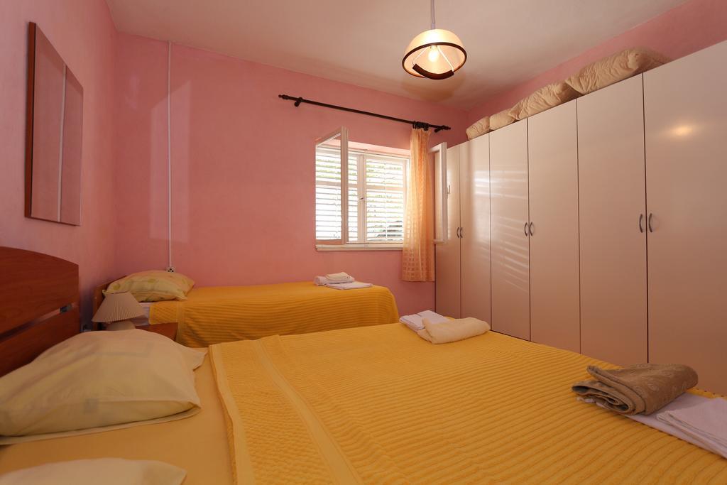 Apartments Antoneta Makarska Bagian luar foto