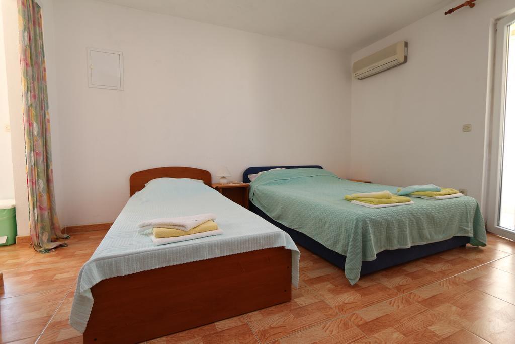 Apartments Antoneta Makarska Bagian luar foto