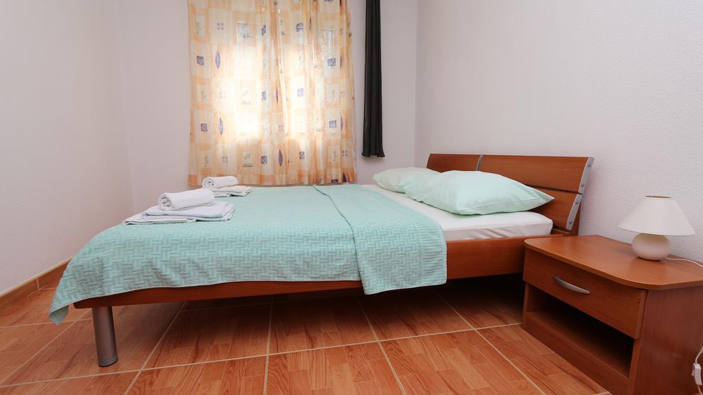 Apartments Antoneta Makarska Bagian luar foto
