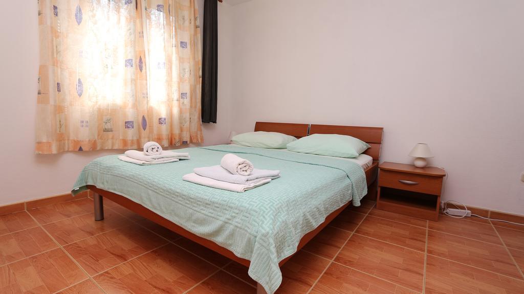 Apartments Antoneta Makarska Bagian luar foto