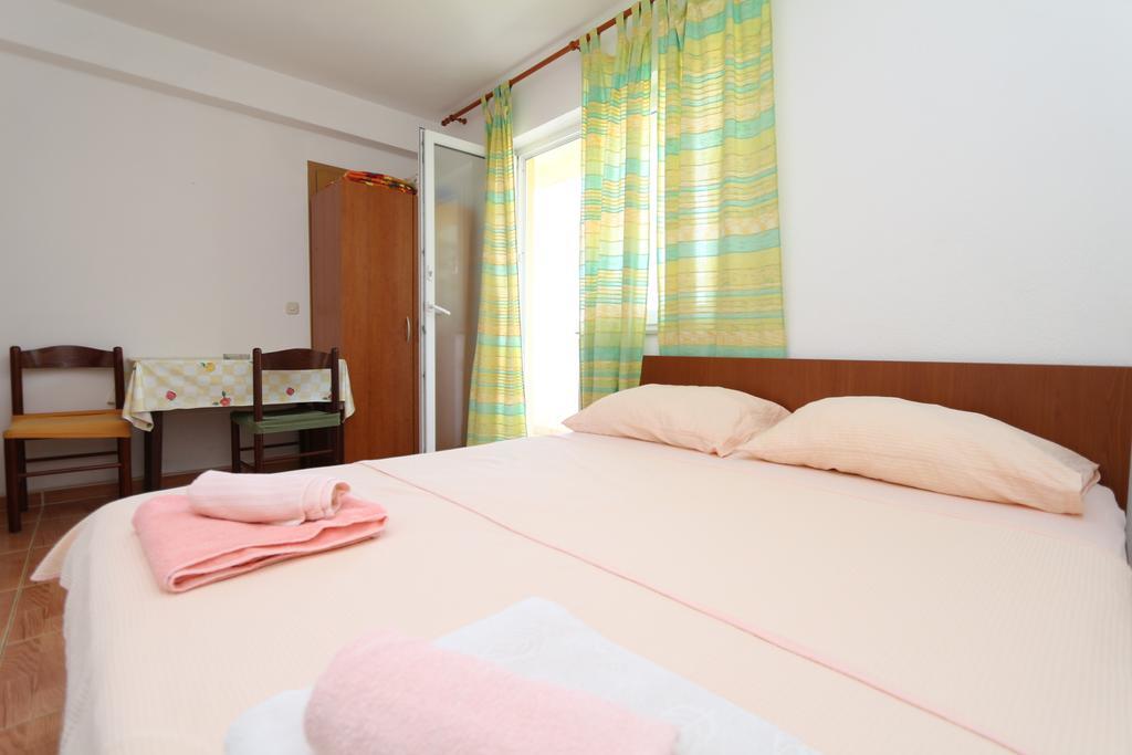 Apartments Antoneta Makarska Bagian luar foto
