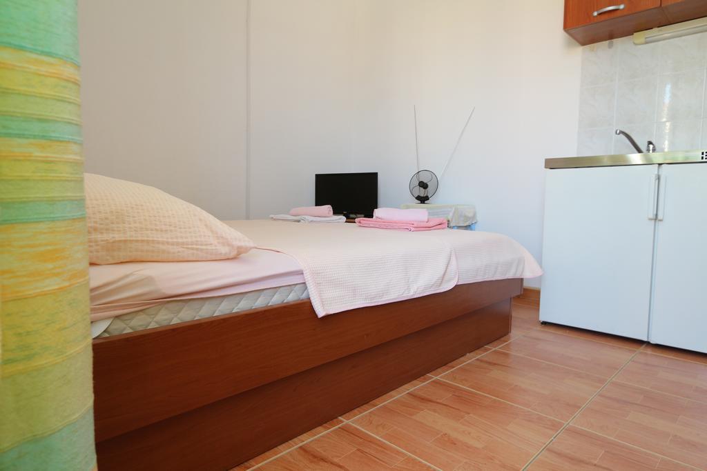Apartments Antoneta Makarska Bagian luar foto